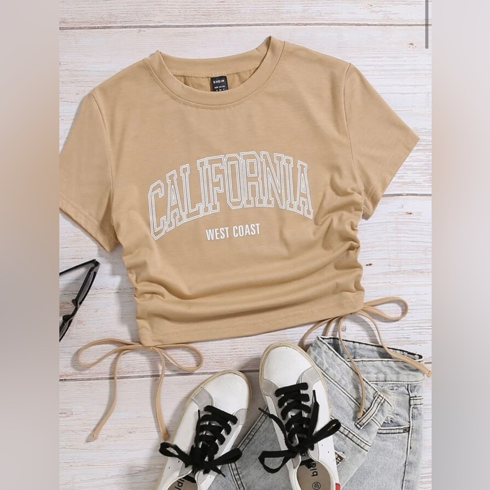 Letter Graphic ‘California West Coast’ Drawstring Side Crop Tee